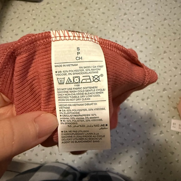 Old Navy UltraLite Rib-Knit Racerback Tank Top - Picture 6 of 8